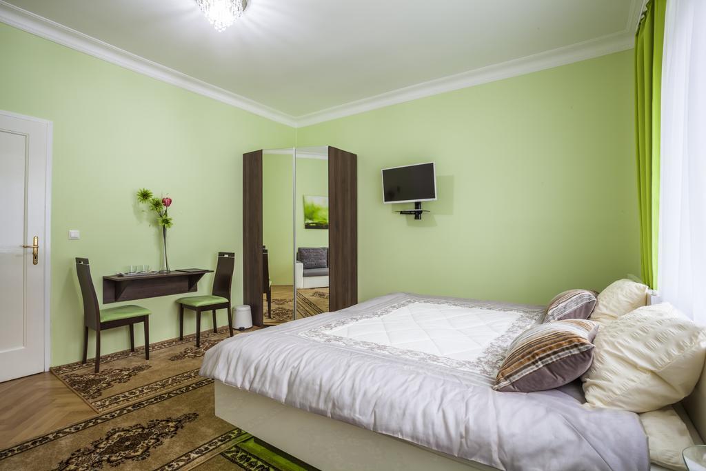 Luxury Air-Conditioned Rooms In Old Town 布拉迪斯拉发 外观 照片
